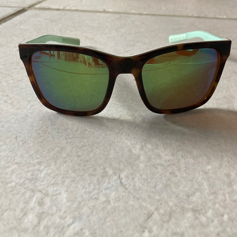 Costa sunglasses with 580P polarized lenses. Brand new